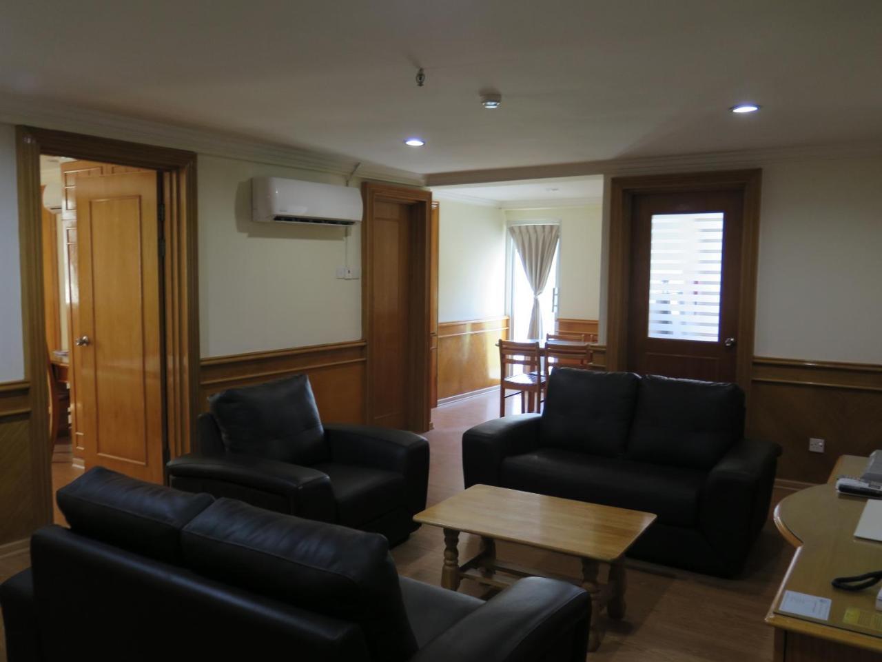 Sea View Resort Hotel & Apartments Kuala Belait Exterior photo