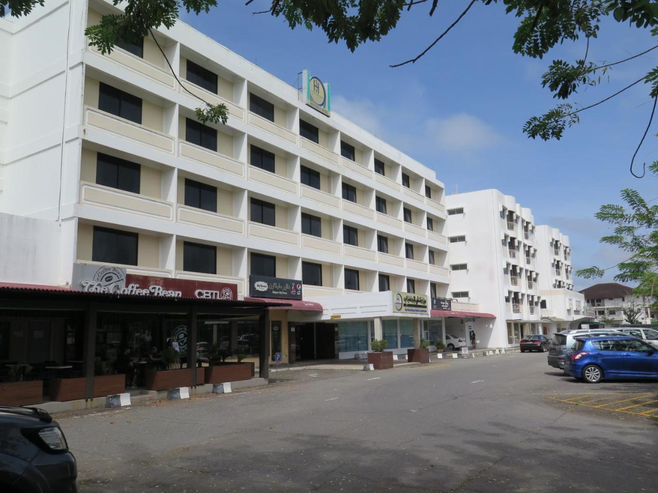 Sea View Resort Hotel & Apartments Kuala Belait Exterior photo